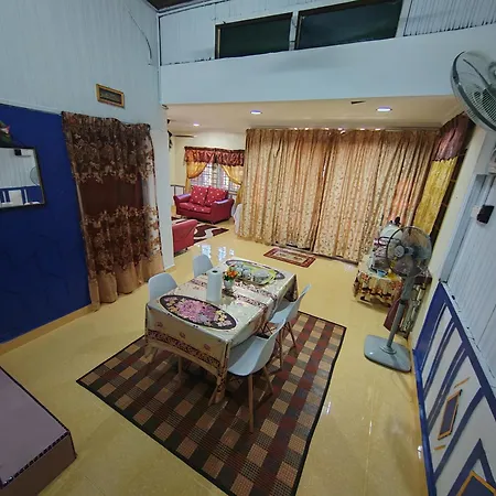 Iltizam Homestay Kuala Berang Exterior photo