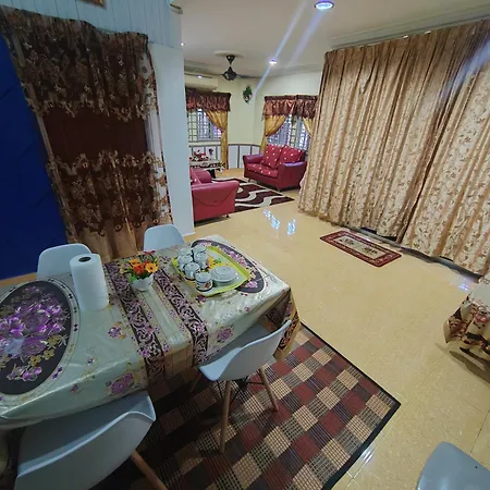 Iltizam Homestay Kuala Berang Exterior photo