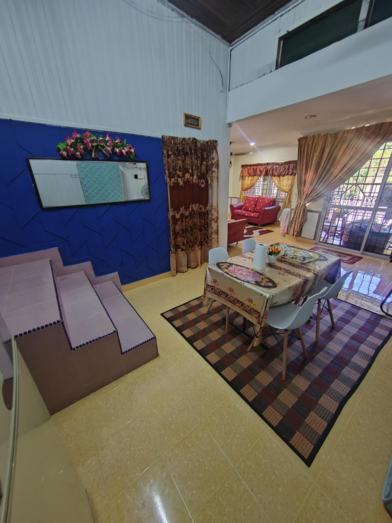 Homestay Iltizam *