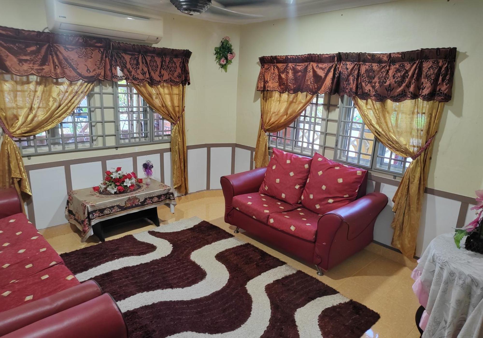 Iltizam Homestay *